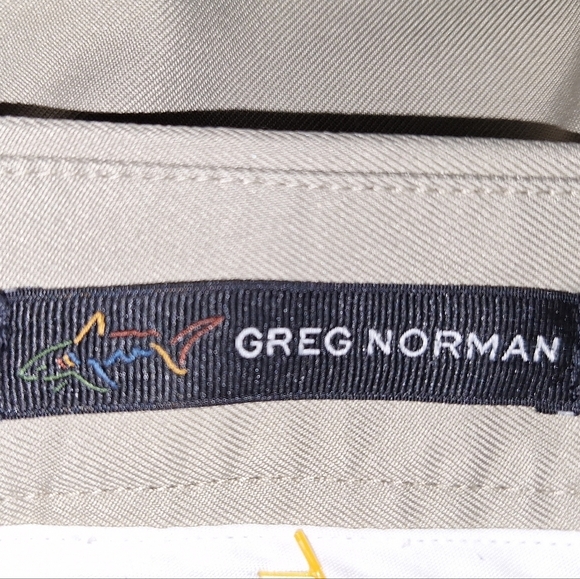 Greg Norman men's shorts in a size 40. They're in like new condition. - Picture 4 of 4